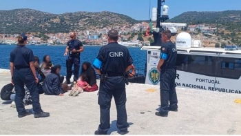 Imagem de GNR resgata 24 migrantes no Mar Egeu