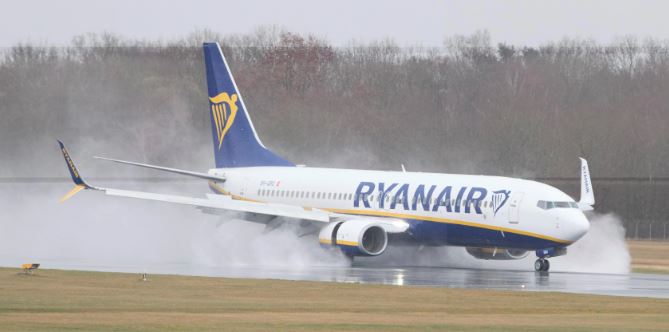 Imagem de Lucros da Ryanair mais do que duplicaram para 820 milhões