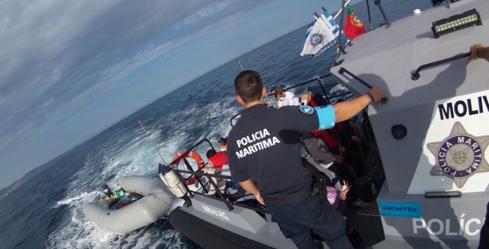 Imagem de Barco da Polícia Marítima afunda em Lesbos