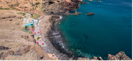 Imagem de Madeira sob aviso amarelo devido a tempo quente
