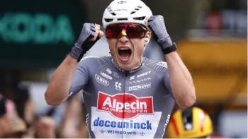 Imagem de Philipsen é o primeiro líder do Tour France