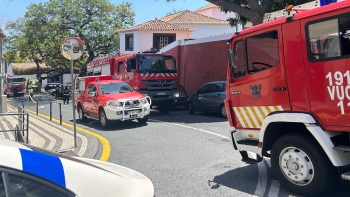 Imagem de Incêndio numa garagem junto ao Museu das Cruzes