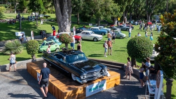 Imagem de Clássicos na Magnólia com 37 carros, 5 motas e um barco (áudio)