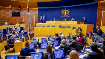 Imagem de Partidos da governação indicam crescimento na Conta da Região de 2023 (áudio)