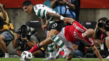 Imagem de Benfica vence o Sporting e conquista supertaça