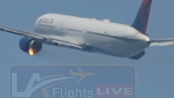 Imagem de Motor de Boeing 767 começa a arder durante a descolagem (vídeo)