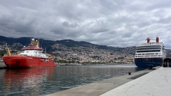Imagem de Borealis e Sir David Attenborough no Porto do Funchal