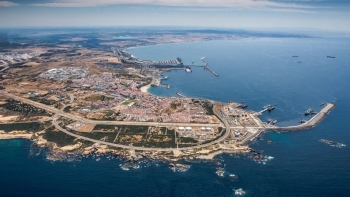 Imagem de PJ detém cinco funcionários públicos dos portos de Setúbal e Sines