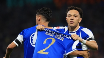 Imagem de Porto arranca época com vitória no Dragão