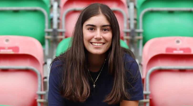 Imagem de Leah de Oliveira assina pelo Marítimo