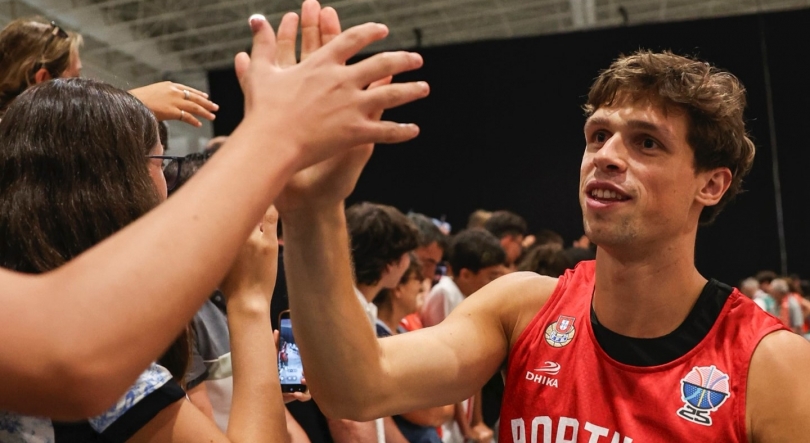 Imagem de Selecionador checo elogia Portugal e recusa assumir favoritismo
