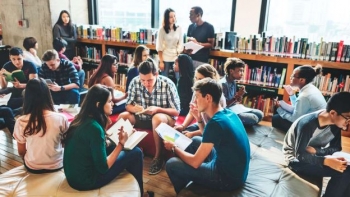 Imagem de Alunos e famílias preocupados com o alojamento (áudio)
