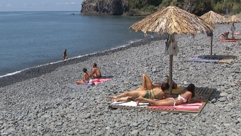 Imagem de Praia do Anjos mais procurada por turistas (vídeo)