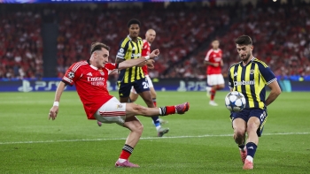 Imagem de Benfica vence Fenerbahçe e garante presença na Liga dos Campeões