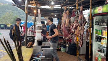 Imagem de Fé e tradição levam milhares a subirem ao Monte (áudio)