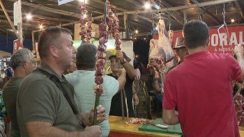 Imagem de Carne não chega para os dois dias de Arraial do Porto da Cruz (vídeo)