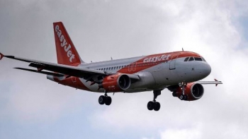 Imagem de Passageiro português tenta invadir cabine do piloto