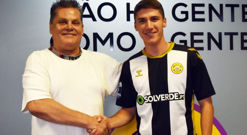 Imagem de Shatri e Nathan de saída do CD Nacional