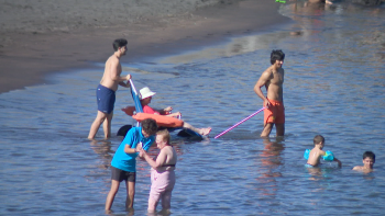 Imagem de Praia da Ribeira Brava é o destino preferido de muitos banhistas (vídeo)