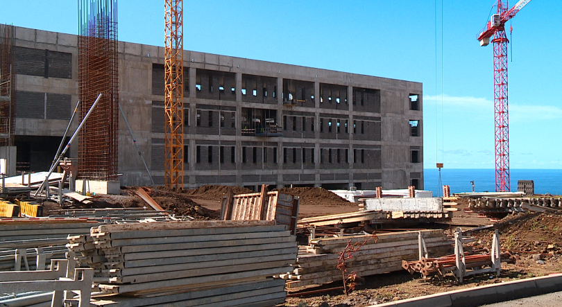 Imagem de Morreu um trabalhador na obra do novo Hospital
