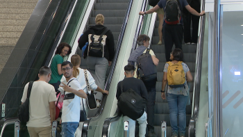 Imagem de Cerca de 800 estudantes procuram viagem (vídeo)