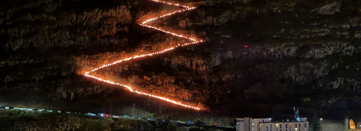 Imagem de Fachos abrilhantaram vale de Machico (vídeo)