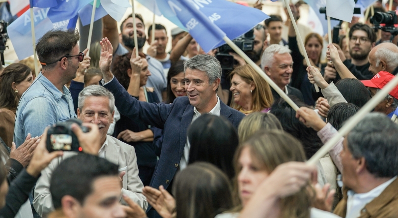 Imagem de Carneiro acredita na vitória do PS nas autárquicas e evita cenário de demissão