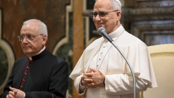 Imagem de Papa Leão promete continuar legado de Francisco de inclusão de pessoas LGBTQ+