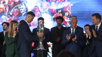 Imagem de Diogo Jota e Jorge Costa ‘eternizados’ pela FPF em nova Praça dos Heróis