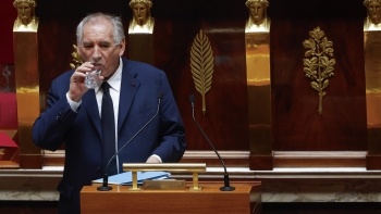 Imagem de Governo francês cai no parlamento