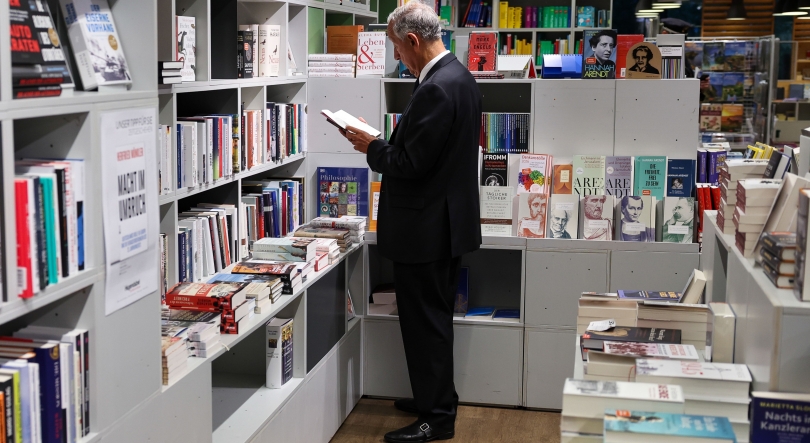 Imagem de Marcelo visitou livraria de Berlim e comprou livro sobre cenário de vitória da Rússia