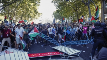 Imagem de Manifestantes pró-Palestina invadem circuito final em Madrid