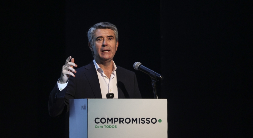 Imagem de Carneiro vai participar no fórum autárquico do PS na Madeira