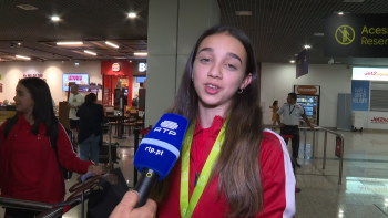 Imagem de Madalena Costa recebida em festa no aeroporto (vídeo)