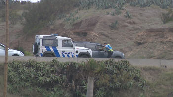 Imagem de Polícia controla acesso dos carros à Ponta de S. Lourenço (vídeo)