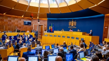 Imagem de Plano de contingência para o aeroporto da Madeira marca regresso do parlamento (áudio)