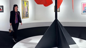 Imagem de Teresa Gonçalves Lobo é a única artista presente na “Paris Design Week” (áudio)