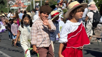 Imagem de Festa das Vindimas continua a levar muitos turistas ao Estreito de Câmara de Lobos (áudio)