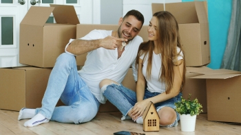 Imagem de Jovens portugueses saem de casa dos pais aos 28,9 anos em média