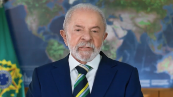 Imagem de Lula avisa “traidores da pátria” que “Brasil não recebe ordens de ninguém”