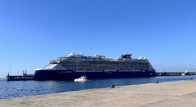 Imagem de Celebrity Apex fez escala no Porto do Funchal