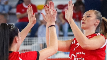 Imagem de Benfica superior ao Sporting conquista segunda Supertaça feminina de voleibol