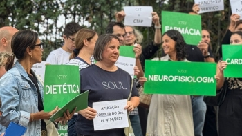 Imagem de Vigília à porta da Quinta Vigia (áudio)