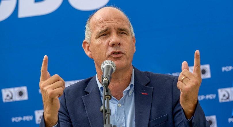 Imagem de Raimundo ironiza que F-35 não são para “apagar incêndios” e acusa PM de “trapalhada”