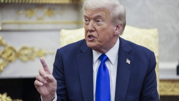 Imagem de Trump pede a detenção do governador do Illinois e do presidente da Câmara de Chicago