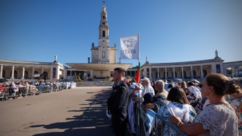 Imagem de Milhares de fiéis em Fátima para o 13 de outubro (vídeo)