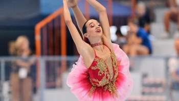 Imagem de Madalena Costa é campeã do mundo de seniores de patinagem artística