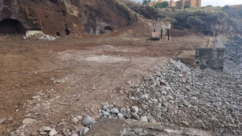 Imagem de Governo reclama suspensão de obra no Caniço por falta de autorização (áudio)