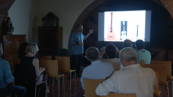 Imagem de Ukelele com origem madeirense (vídeo)