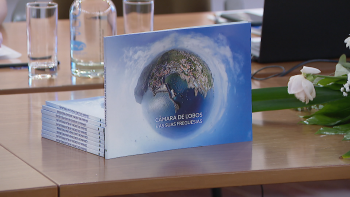 Imagem de Livro com registos fotográficos de Câmara de Lobos (vídeo)